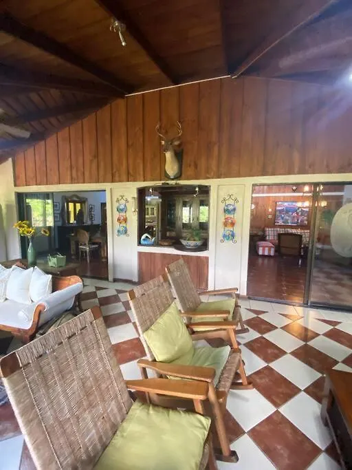 Villa Con Hermosa Vista A Las Montanas Constanza